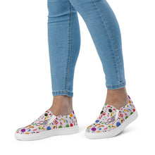 Load image into Gallery viewer, Studio 801 Women’s slip-on canvas shoes